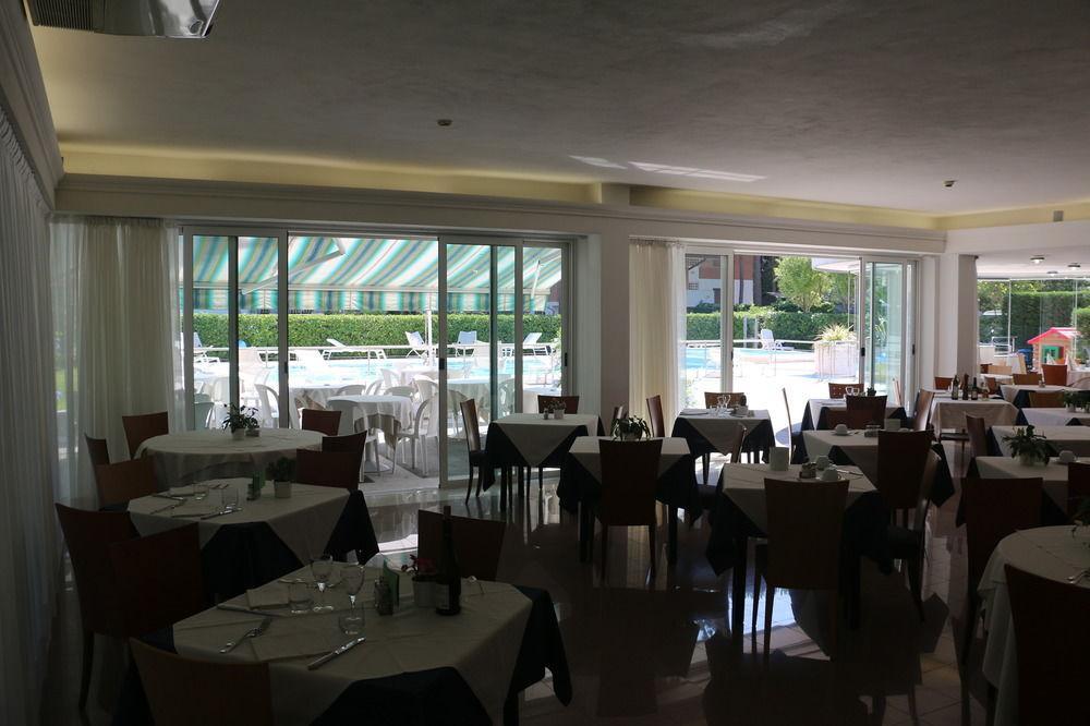 Hotel Smeraldo Lignano Sabbiadoro Zewnętrze zdjęcie